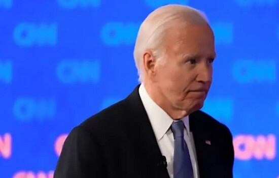 প্রেসিডেন্সিয়াল বিতর্কের পর বাইডেনকে নিয়ে নানা সমীকরণ