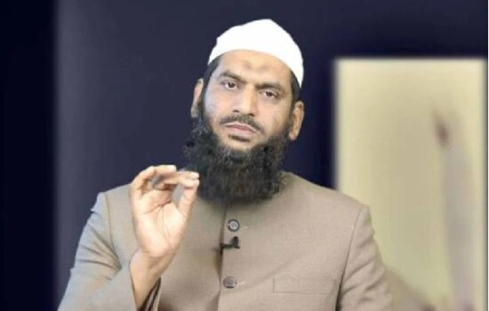 মামুনুল হকের বিরুদ্ধে গ্রেফতারি পরোয়ানা জারি করেছেন আদালত