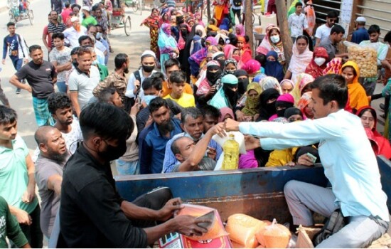 ৭০ টাকায় চিনি ও ১০০ টাকায় সয়াবিন তেল দেবে টিসিবি