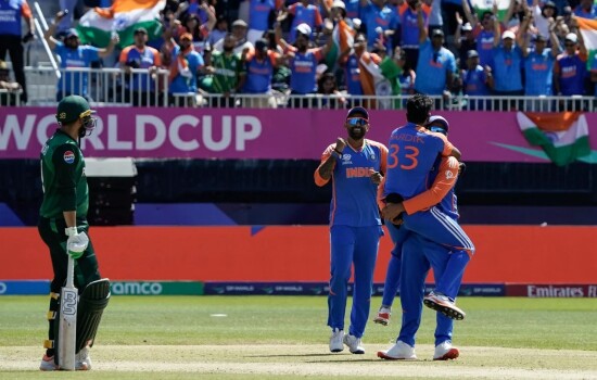 ব্যাটিং ব্যর্থতায় ভারতের কাছে হেরে গেল পাকিস্তান