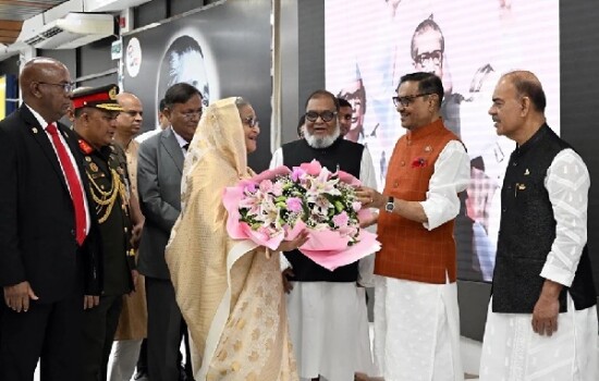 দুই দিনের সফর শেষে ঢাকায় ফিরলেন প্রধানমন্ত্রী