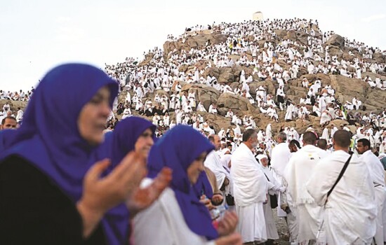 হজের দিন আরাফার ময়দানে সন্তান জন্ম দিলেন পাকিস্তানি নারী