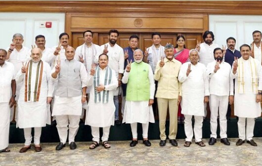 নতুন সরকার গঠন : জোট সঙ্গীদের সমর্থন পেলেন নরেন্দ্র মোদি