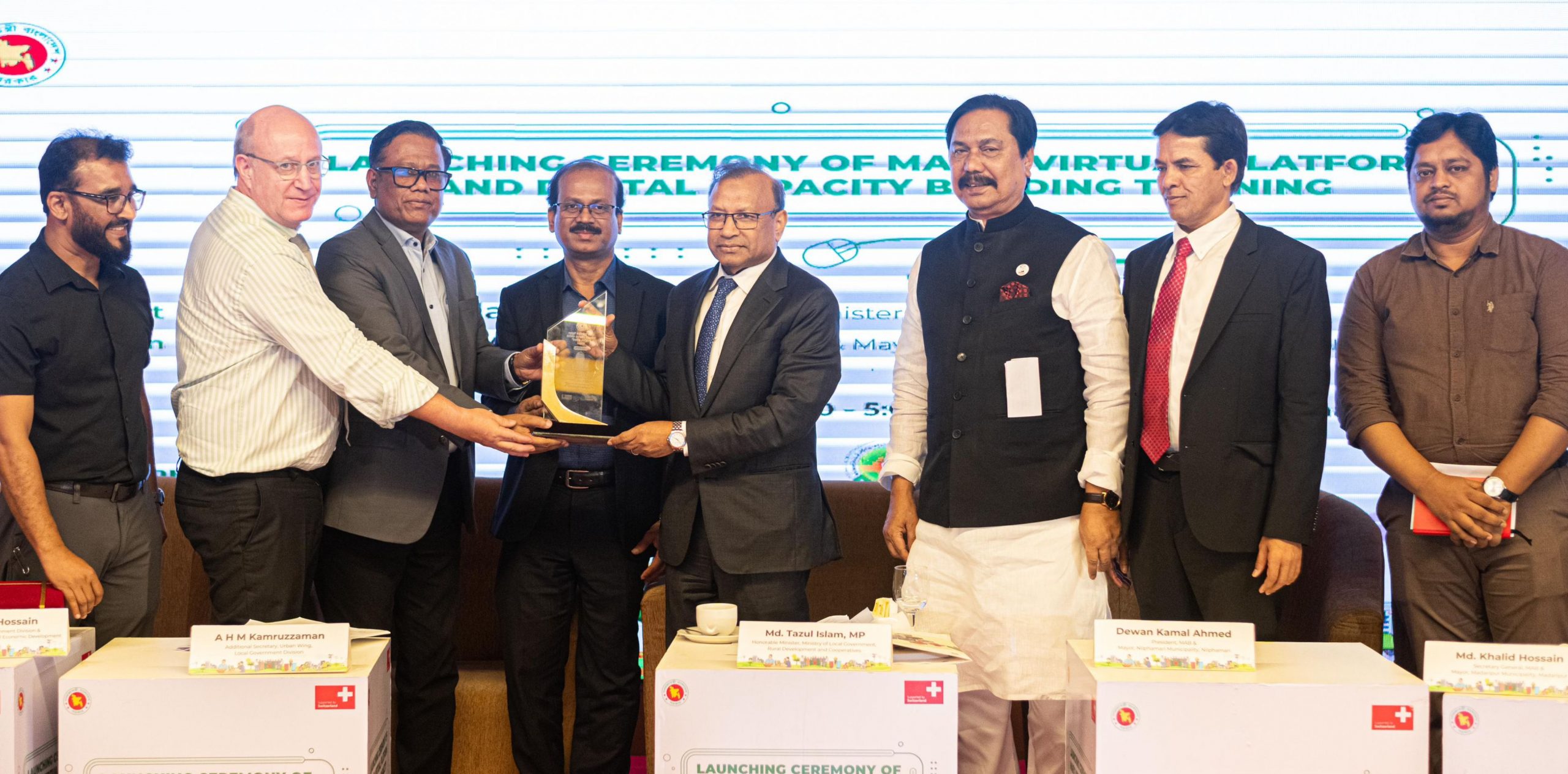 ” সঠিক নেতৃত্বের কারণেই বাংলাদেশ বিশ্বে এখন রোল মডেল”  – স্থানীয় সরকার মন্ত্রী