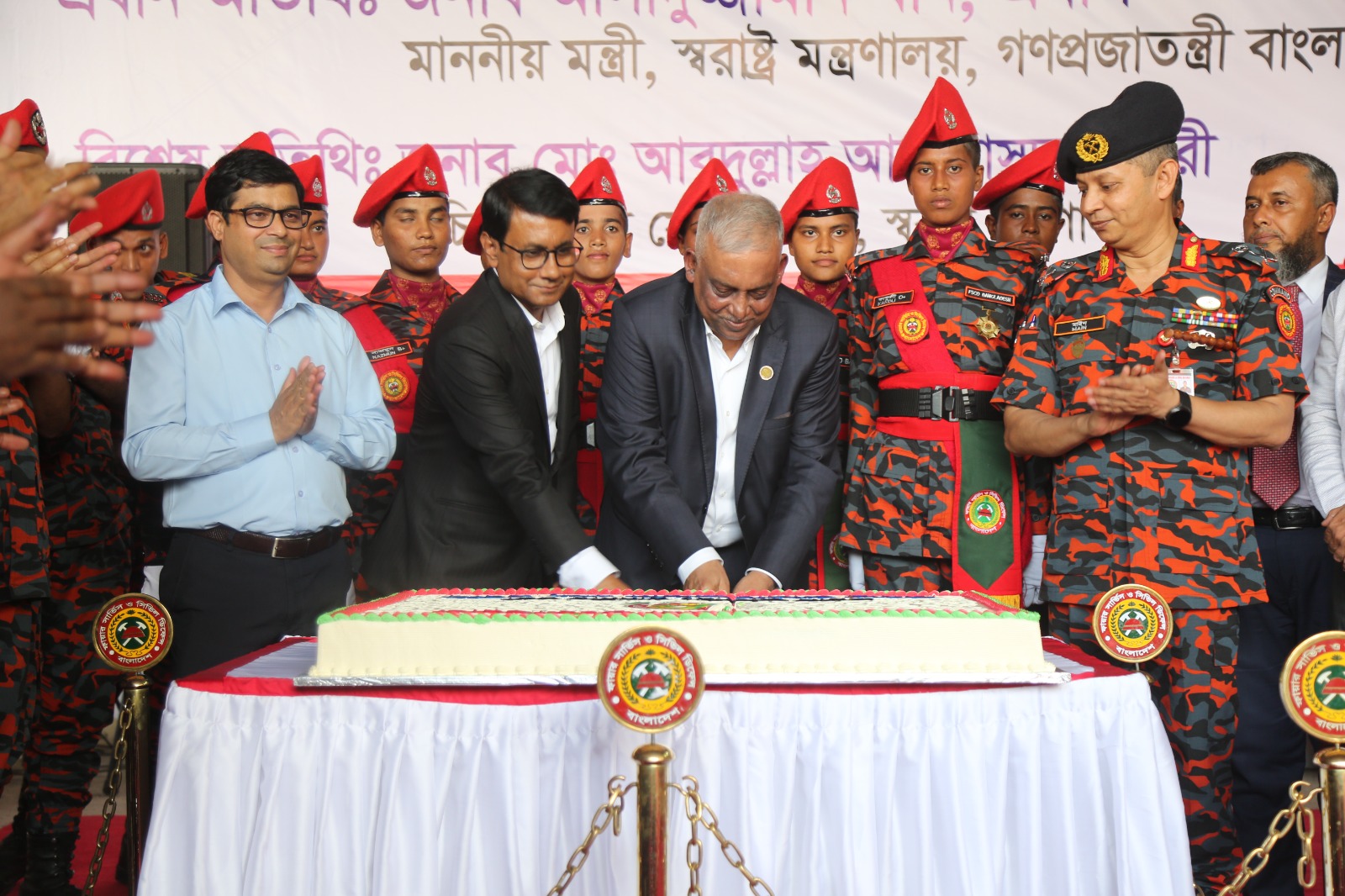 ফায়ার সার্ভিসের প্রশিক্ষণ সমাপনী অনুষ্ঠানে নবীন সদস্যদের শৃঙ্খলার সাথে দায়িত্ব পালনের আহ্বান মাননীয় স্বরাষ্ট্রমন্ত্রীর