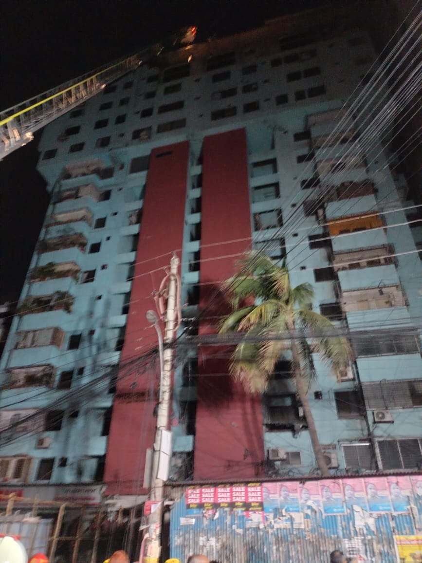 পল্টনের ফাইন্যান্স টাওয়ারের আগুন নিয়ন্ত্রণে