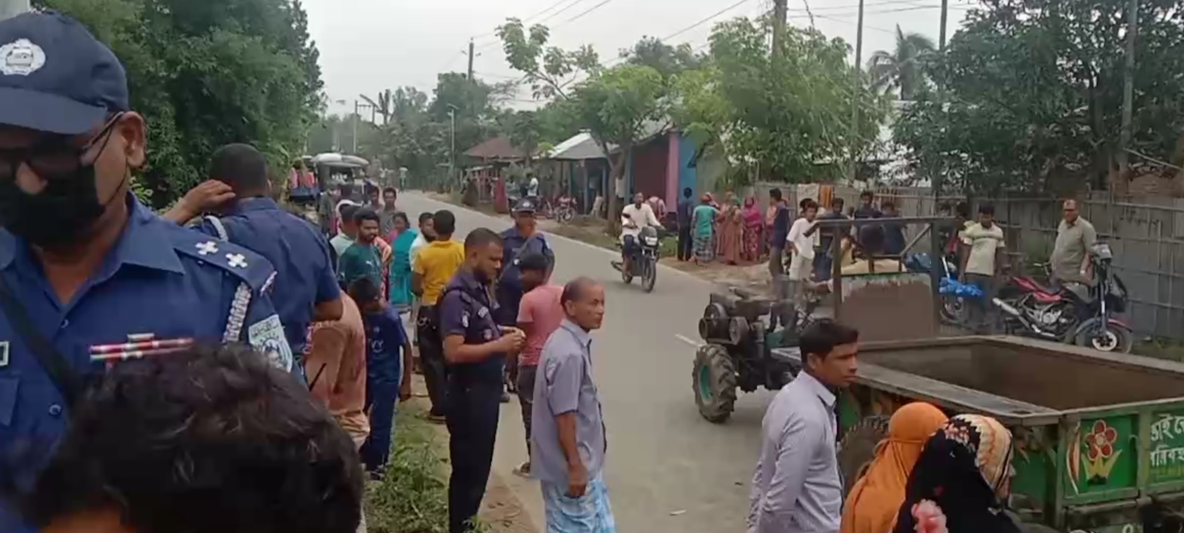 ঠাকুরগাঁওয়ে বালুর ঢিবির পাশে পড়ে ছিল বৃদ্ধার লাশ