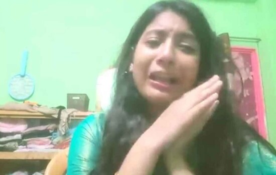 ফেসবুকে ভিডিও পোস্ট দিয়ে গৃহবধূর আত্মহত্যা