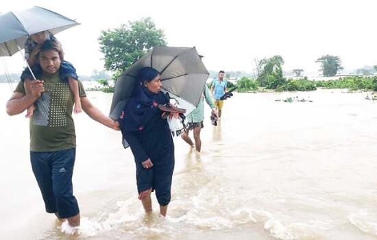 বিশ্বনাথে পানিবন্দি সহস্রাধিক মানুষ, বাড়ি ছেড়ে অন্যত্র বসবাস