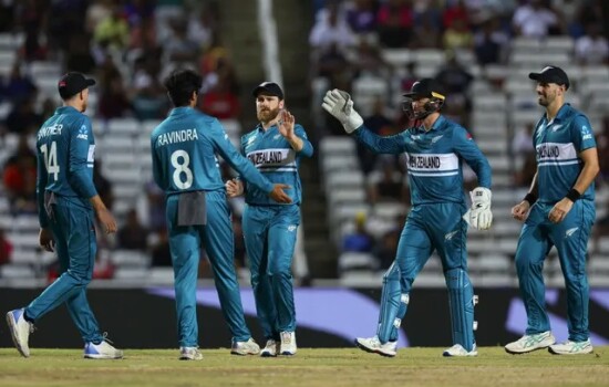 টস জিতে বোলিংয়ে নিউজিল্যান্ড