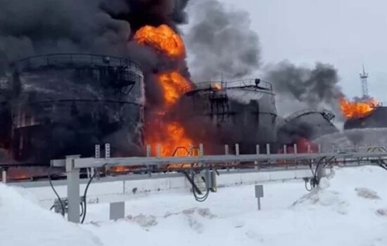 রাশিয়ার দুটি জ্বালানি ডিপোতে ড্রোন হামলায় আগুন