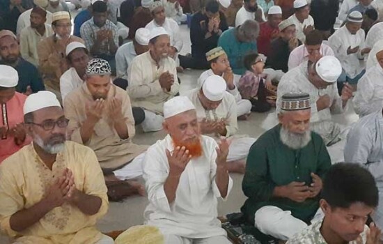 ঈদ জামাতে দেশের শান্তি-সমৃদ্ধি ও ফিলিস্তিনের জন্য দোয়া