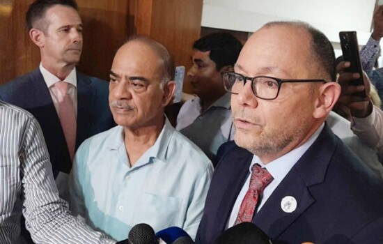 পিটার হাসের সঙ্গে বৈঠক শেষে বিমান কেনার বিষয়ে যা জানালেন মন্ত্রী