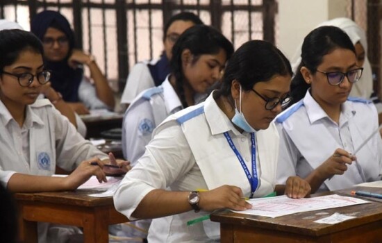 ২১, ২৩ ও ২৫ জুলাইয়ের সব বোর্ডের এইচএসসি পরীক্ষা স্থগিত