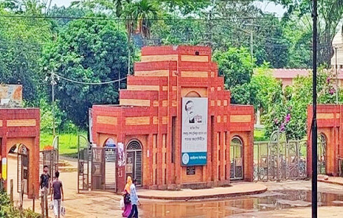 জাবি বন্ধ ঘোষণা, বিকেলের মধ্যে হল ছাড়ার নির্দেশ