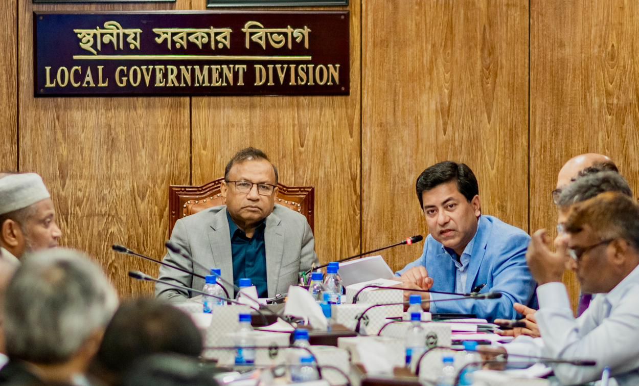 “বর্ষা মৌসুমে জলাবদ্ধতার স্থায়ী সমাধান করতে হবে ”  – স্থানীয় সরকার মন্ত্রী