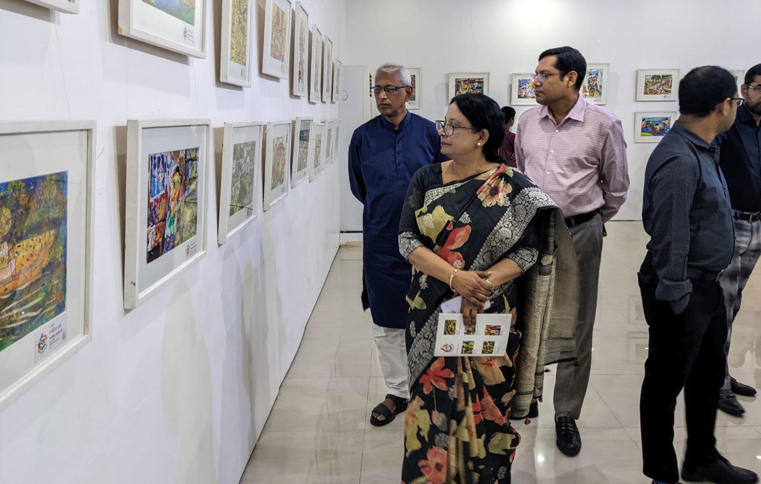 শিশু একাডেমিতে চিত্রকলা প্রদর্শনী দেখে উচ্ছ্বসিত সচিব নাজমা মোবারেক