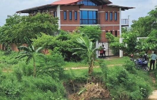 বেনজীরের রূপগঞ্জের ডুপ্লেক্স বাড়ি প্রশাসনের তত্ত্বাবধানে যাচ্ছে