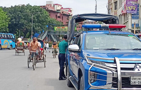 ‘বাংলা ব্লকেড’: মোড়ে মোড়ে সতর্ক পুলিশ, বেশিরভাগ সড়ক ফাঁকা
