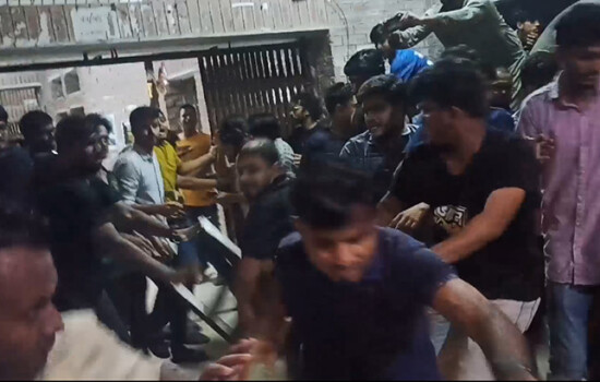 জাবিতে কোটা আন্দোলনকারীদের ওপর ছাত্রলীগের হামলা, প্রভোস্টের পদত্যাগ