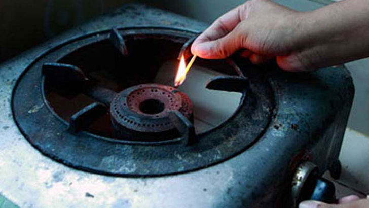 শনির আখড়া গ্যাস নেই – ভোগান্তিতে নগর বাসীর