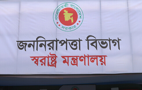 শিক্ষার্থীদের দখলে সচিবালয়, পালালেন হাজারও আনসার সদস্য