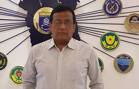 হঠাৎ স্বেচ্ছায় অবসরে গেলেন অতিরিক্ত ডিআইজি মনিরুজ্জামান