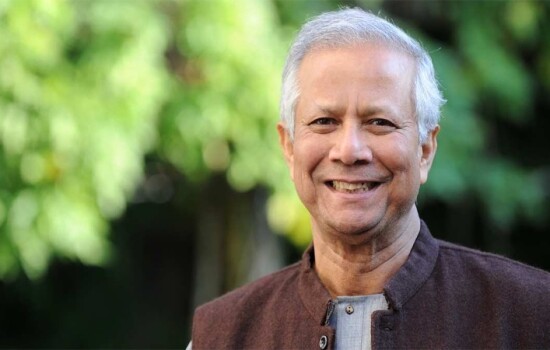 ঢাকায় ফিরেছেন ড. ইউনূস