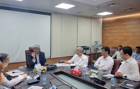 কর-জিডিপি বাড়াতে হবে, সারাক্ষণ ঋণ নিয়ে চলতে পারবো না: অর্থ উপদেষ্টা