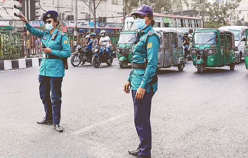সকাল থেকে ঢাকায় নামছে ট্রাফিক পুলিশ