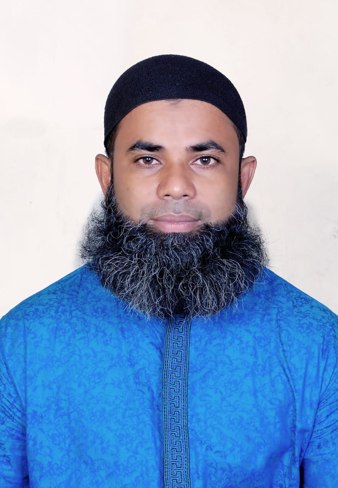 দাউদকান্দি উপজেলা মোঃ আলী আহম্মেদ মিয়াজীর বাড়িতে  পরিবারের লোকজন আতঙ্ক অবস্থায় বিরাজ করছে