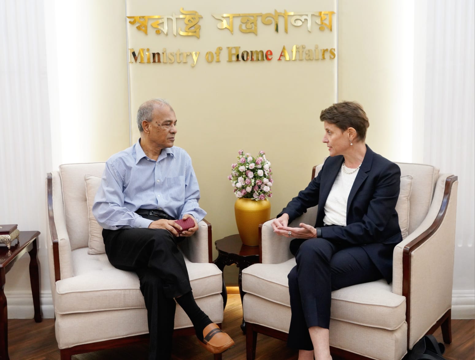 প্রথম অগ্রাধিকার আইনশৃঙ্খলা পরিস্থিতি নিয়ন্ত্রণ রাখা- স্বরাষ্ট্র উপদেষ্টা