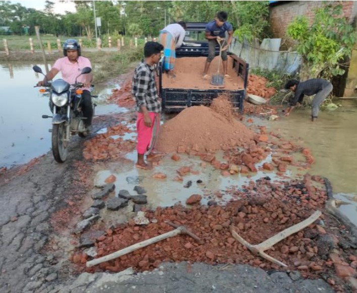 “বন্যায় ক্ষতিগ্রস্ত ৫১ কিলোমিটার রাস্তা মেরামত করেছে এলজিইডি”