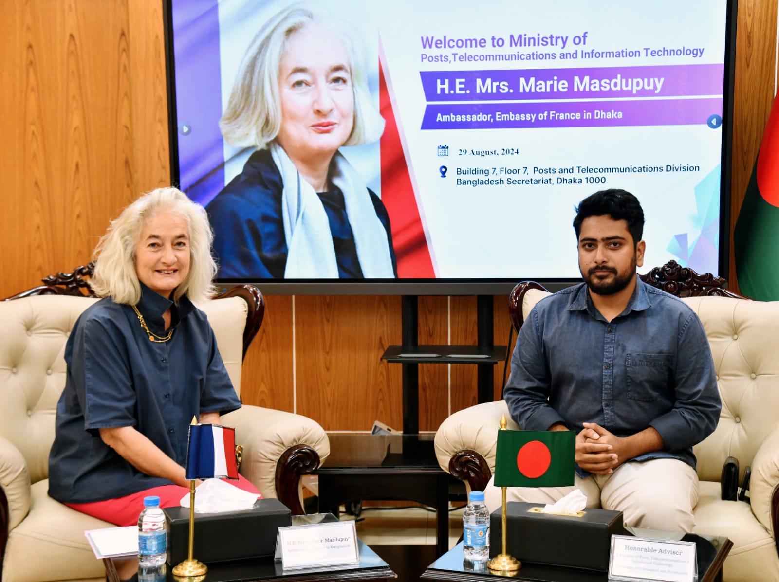 উপদেষ্টা নাহিদ ইসলাম এর সাথে বাংলাদেশে নিযুক্ত ফ্রান্সের রাষ্ট্রদূত এর সৌজন্য সাক্ষাৎ 