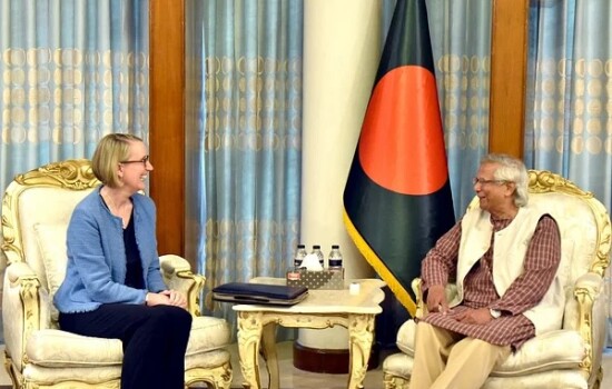 পাচারকৃত অর্থ ফিরিয়ে আনতে ব্রিটিশ সরকারের সহযোগিতা চেয়েছেন ড. ইউনূস