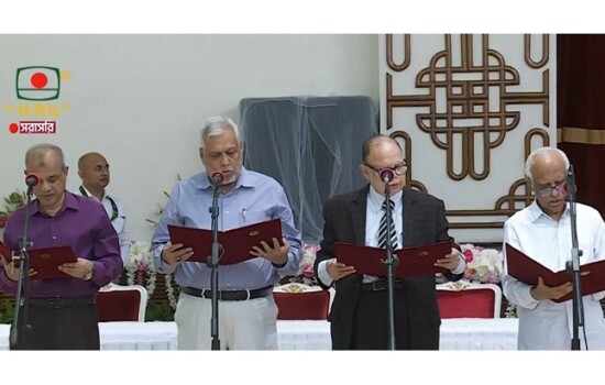 শপথ নিলেন অন্তর্বর্তী সরকারের আরো ৪ উপদেষ্টা