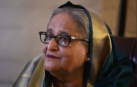 দিল্লিতে মেয়ের সঙ্গে থাকছেন হাসিনা, ঘুরতে দেখা গেছে পার্কে