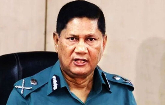 সাবেক ডিএমপি কমিশনার আছাদুজ্জামান ৭ দিনের রিমান্ডে