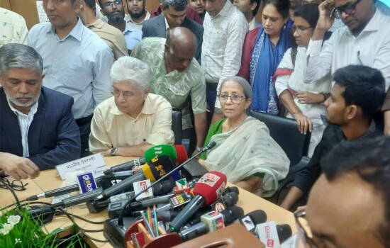 পোশাক শ্রমিকদের ১৮ দফা দাবি মেনে নেওয়ার সিদ্ধান্ত