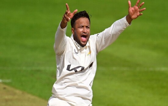 অভিষেকে সাকিবের ৯ উইকেট, দলের সামনে জয়ের সুযোগ