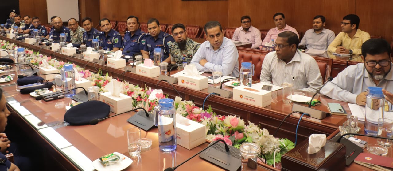 ঘুষ ও চাঁদাবাজি বন্ধে কঠোর পদক্ষেপ গ্রহণের আহ্বান স্বরাষ্ট্র উপদেষ্টার