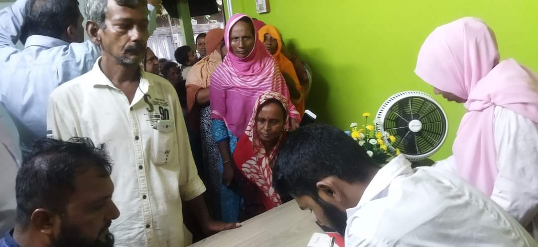 বাংলাদেশ ক্রাইম রিপোর্টার্স কাউন্সিলের উদ্যোগে বন্যা দুর্গতদের মধ্যে বিনামূল্যে স্বাস্থ্যসেবা ও ঔষধ বিতরণ