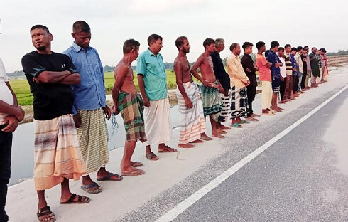 বিএনপি-জামায়াতের নামে অবৈধ বালুতে চাঁদা তুলছে দুর্বৃত্তরা