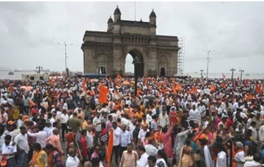 মোদির পদত্যাগের দাবিতে উত্তাল মহারাষ্ট্র