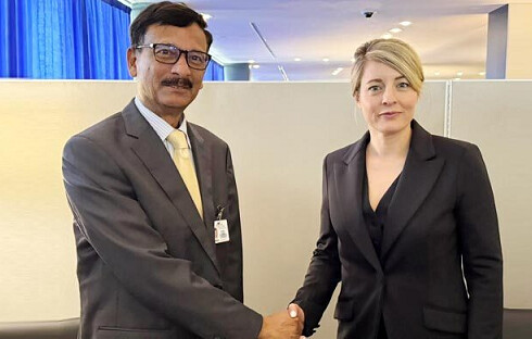 বাংলাদেশ-কানাডার সম্পর্ক জোরদারে আলোচনা