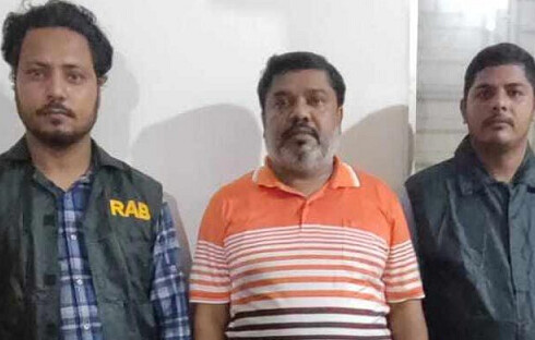 খালেদার গাড়িবহরে হামলা, আ’লীগ নেতা সৈয়দ মোশারফ গ্রেফতার