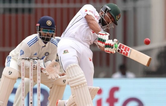 ভালো শুরুর পর চার উইকেট হারিয়ে তৃতীয় দিন শেষ বাংলাদেশের