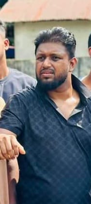 প্রবাসীর বাড়িতে সোনাইমুড়ি দেউটি ইউনিয়ন ছাত্রদলের সভাপতি চাঁদাবাজির তাণ্ডব।