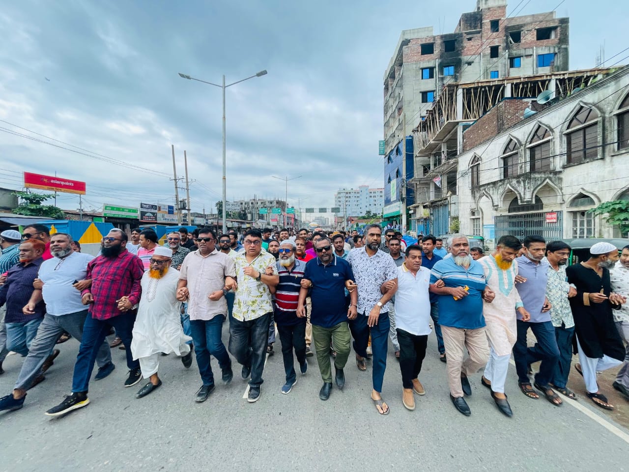 ছাত্রলীগকে নিষিদ্ধ করায় ডেমরায় বিএনপির আনন্দ মিছিল