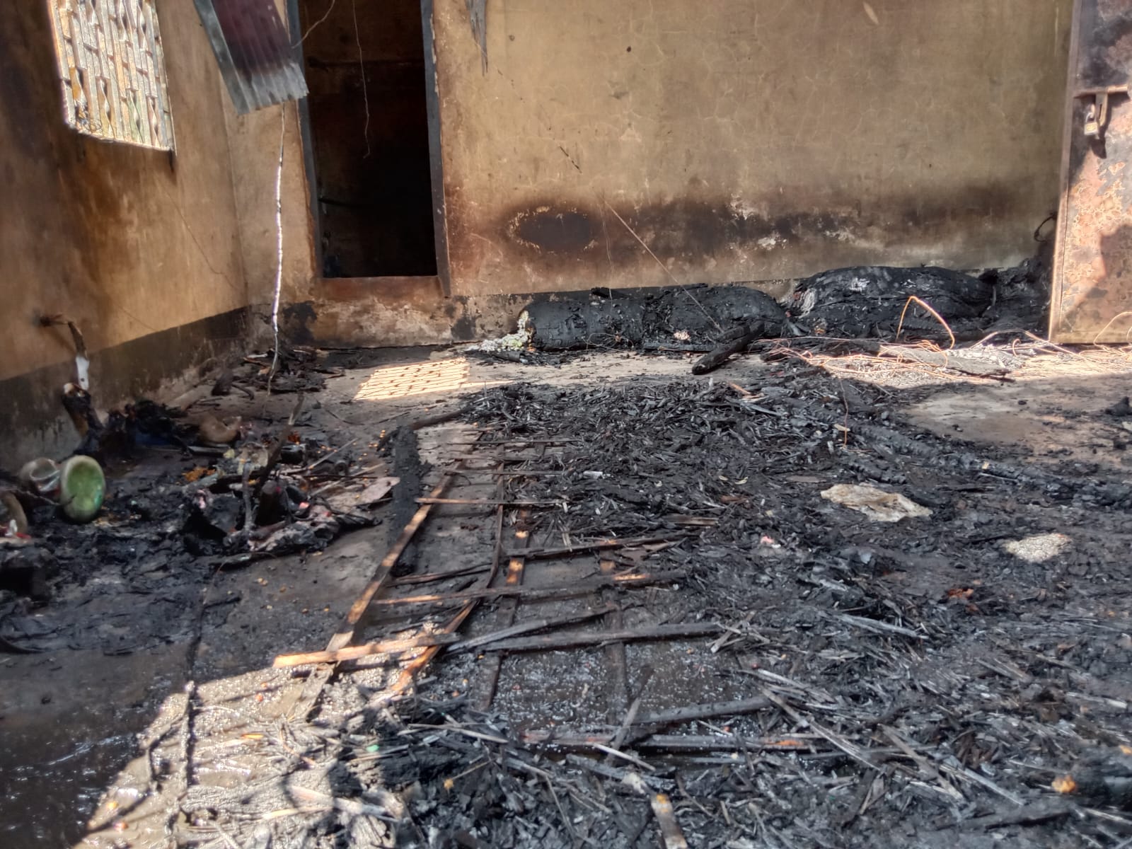 মৌলভীবাজারের জুড়ীতে মার্কেটে অগ্নিকান্ডে ১৫ লক্ষাধিক টাকার ক্ষয়ক্ষতি